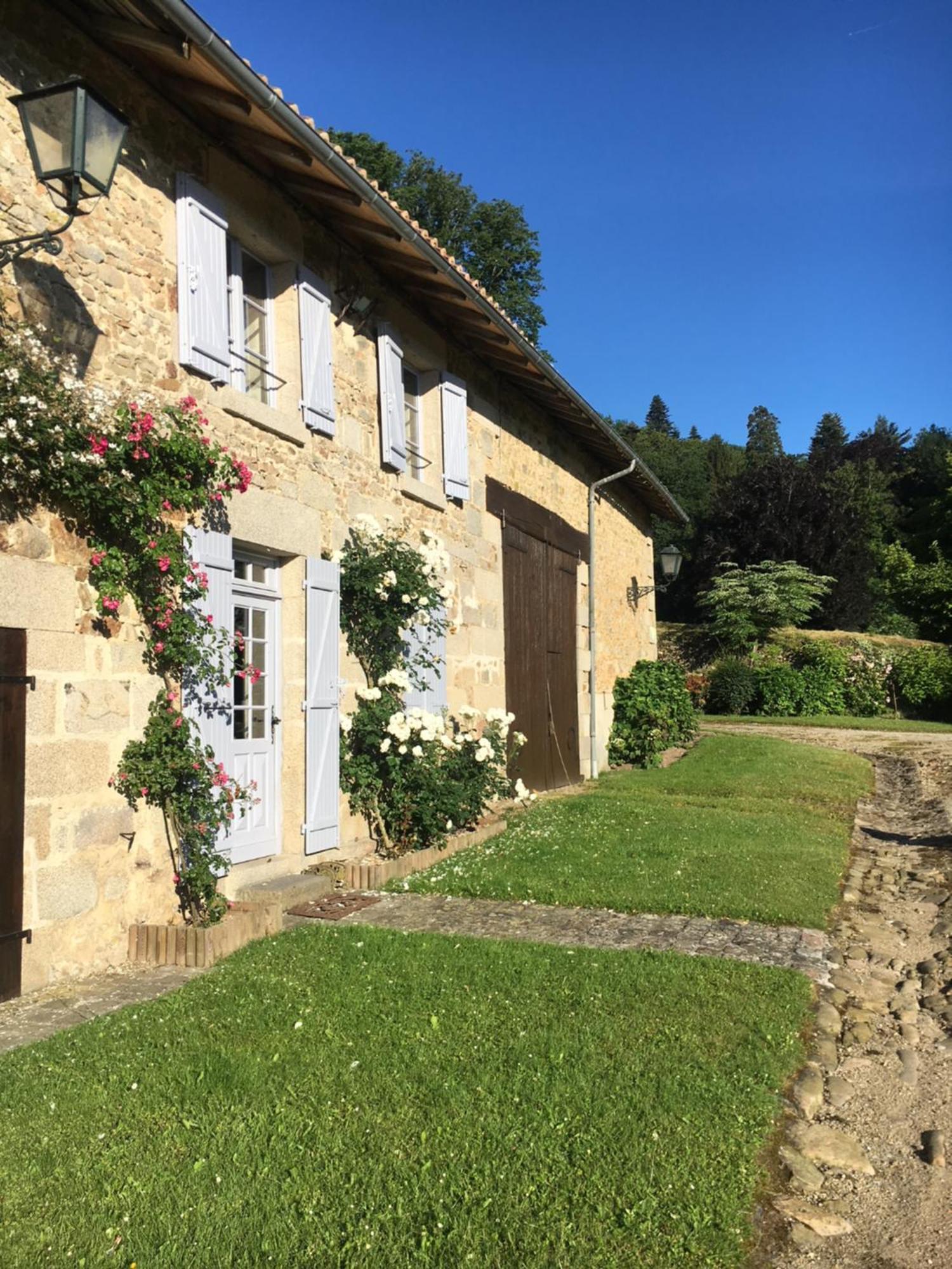 Domaine De Montmery Sa Piscine Son Jardin Ses Espaces Ambazac Eksteriør billede