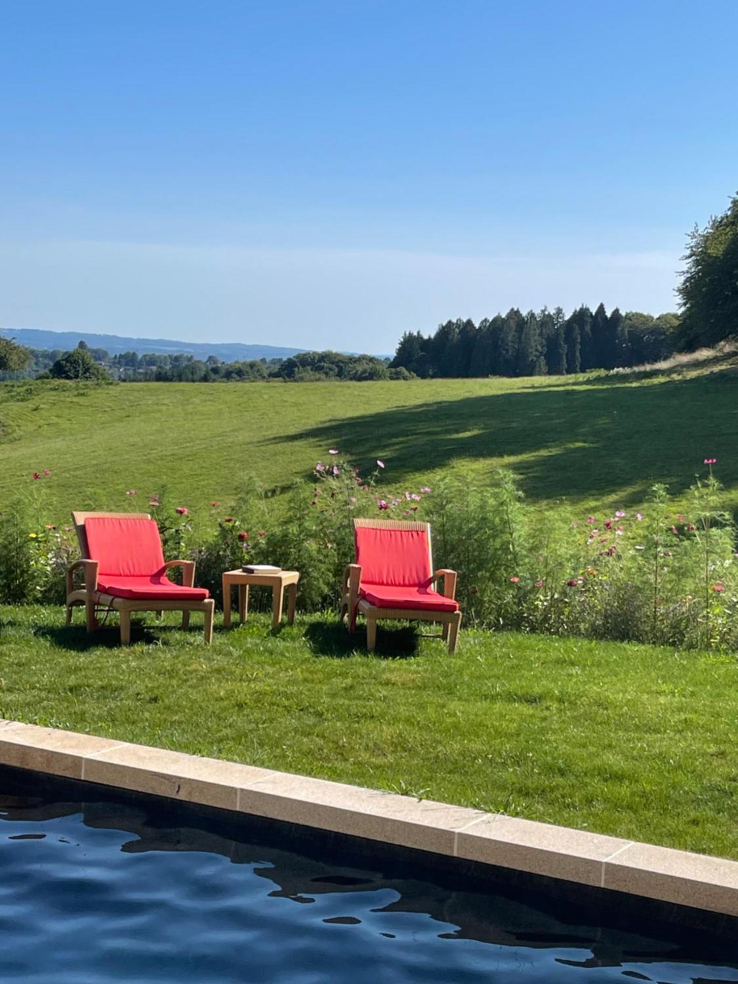 Domaine De Montmery Sa Piscine Son Jardin Ses Espaces Ambazac Eksteriør billede