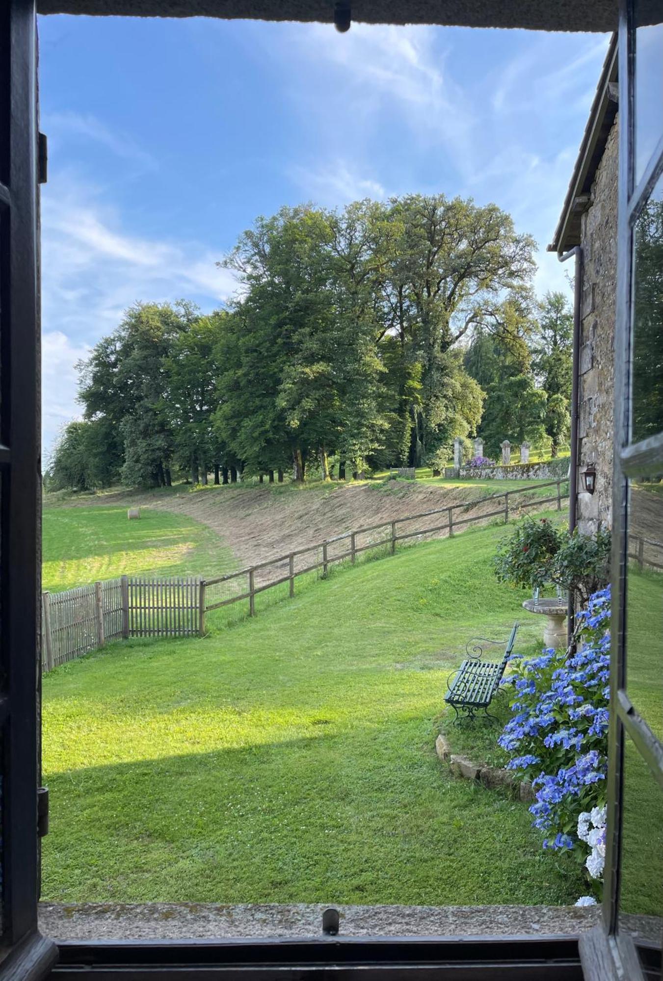 Domaine De Montmery Sa Piscine Son Jardin Ses Espaces Ambazac Eksteriør billede